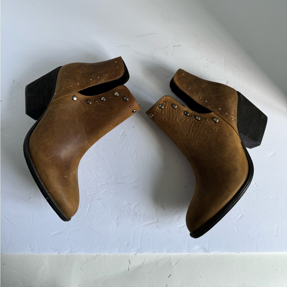 Musse and Cloud Aster Brown Leather Studded Ankle Boots Women's Size 7